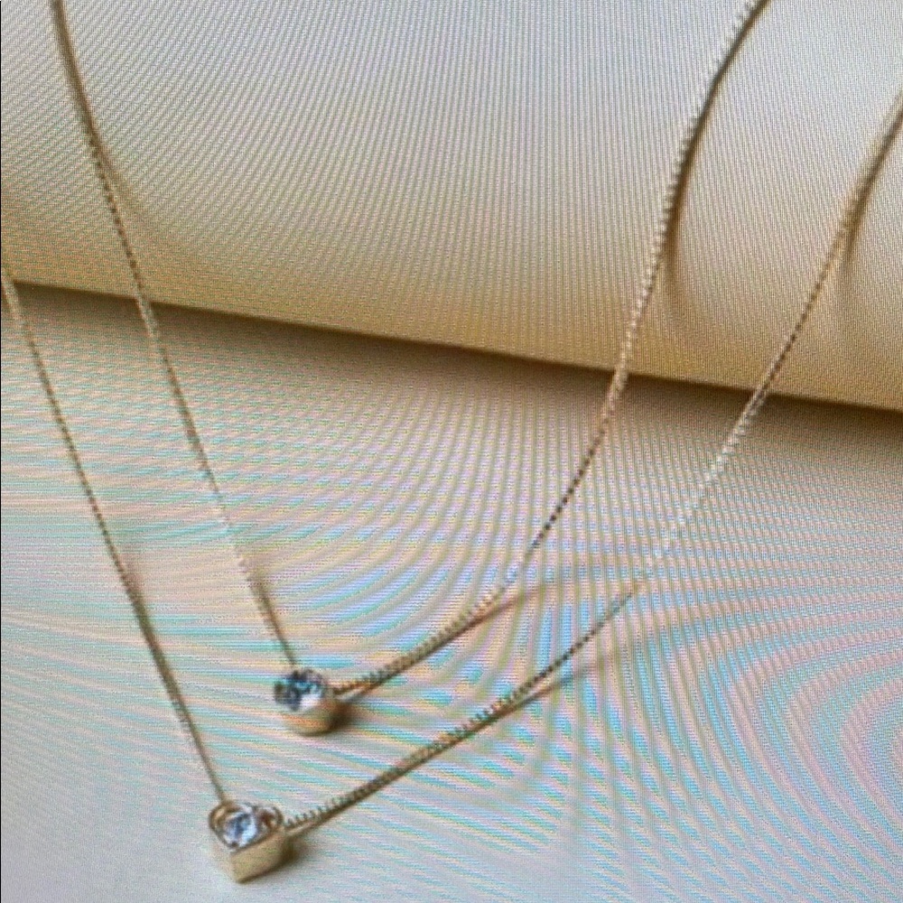 Elegant Gold Necklace with Crystal Pendant